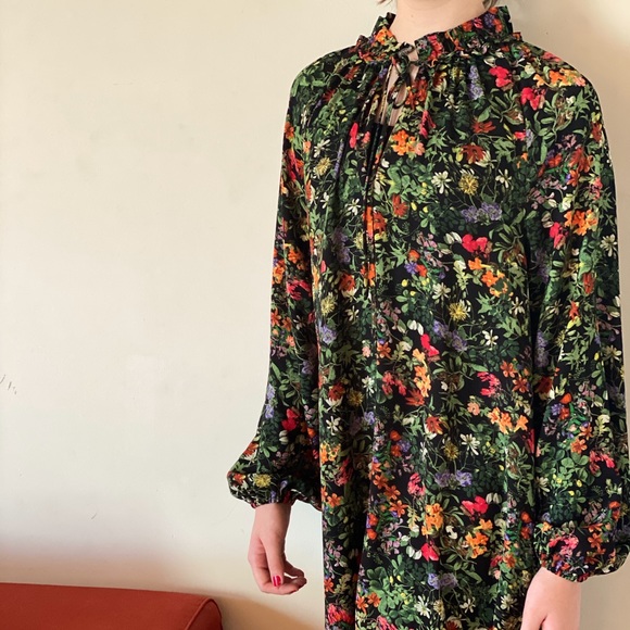 Floral Dress - Picture 2 of 8